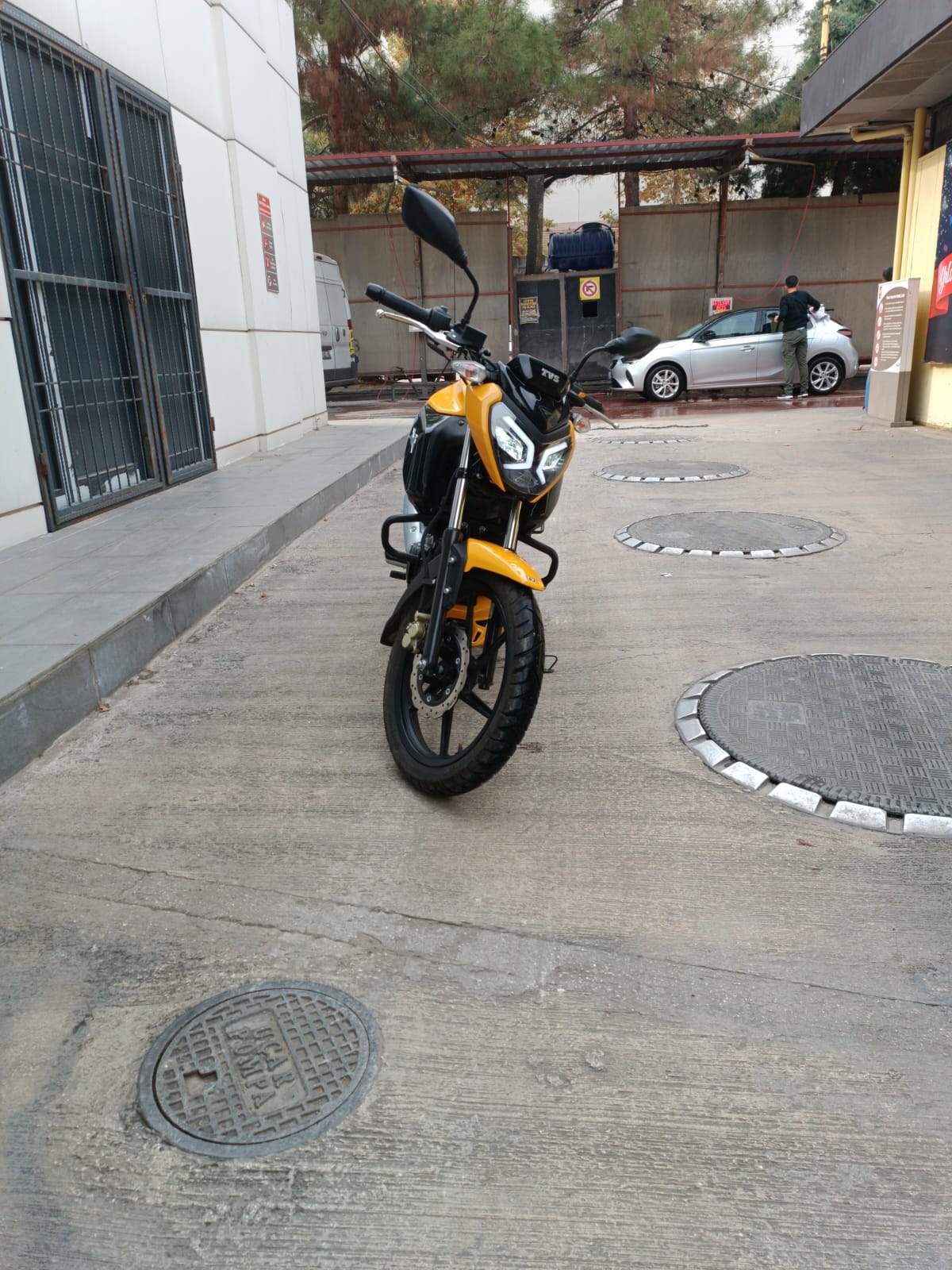 Motor Resmi
